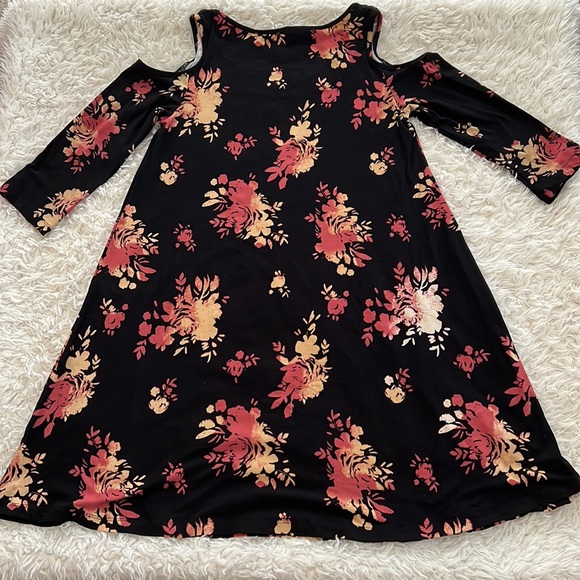Floral Cold-Shoulder Mudd Dress - Picture 8 of 11